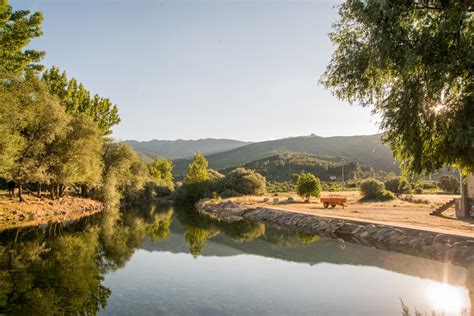 Os melhores hotéis e alojamentos disponíveis perto de Barrancos .